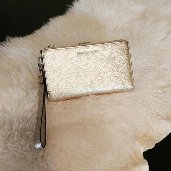 Michael Kors Handbags - Michael Kors Adele Double Zip Wrislet